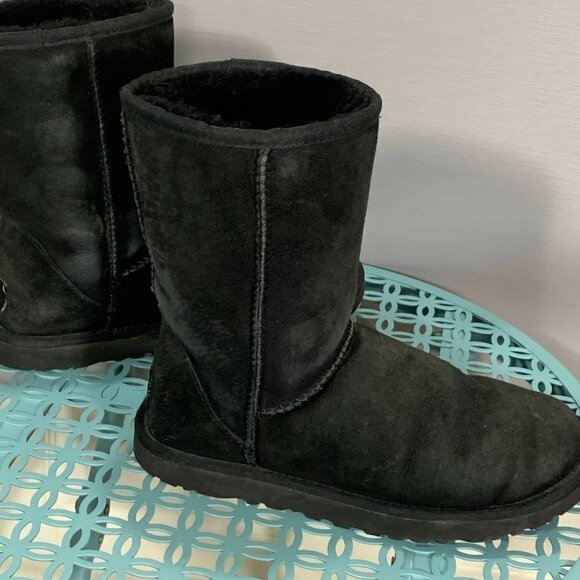 Ugg Classic Short Boots Womens 6 Black Leather Upper Sheepskin Lining Pull On - Picture 4 of 10